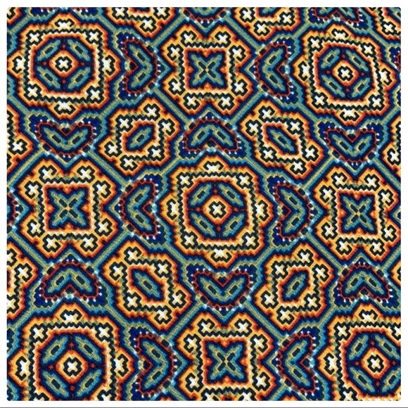 Beautiful New With Tag Lularoe Cassie Pencil Skirt - Picture 7 of 8